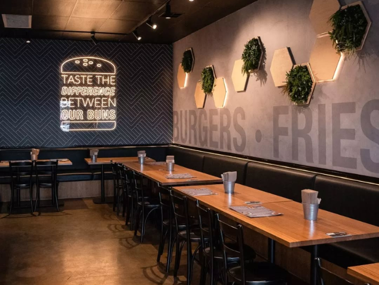 Between 2 Buns slider image