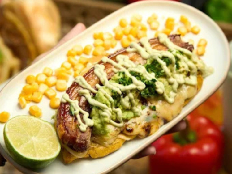 Tropicalia - La Esquina slider image