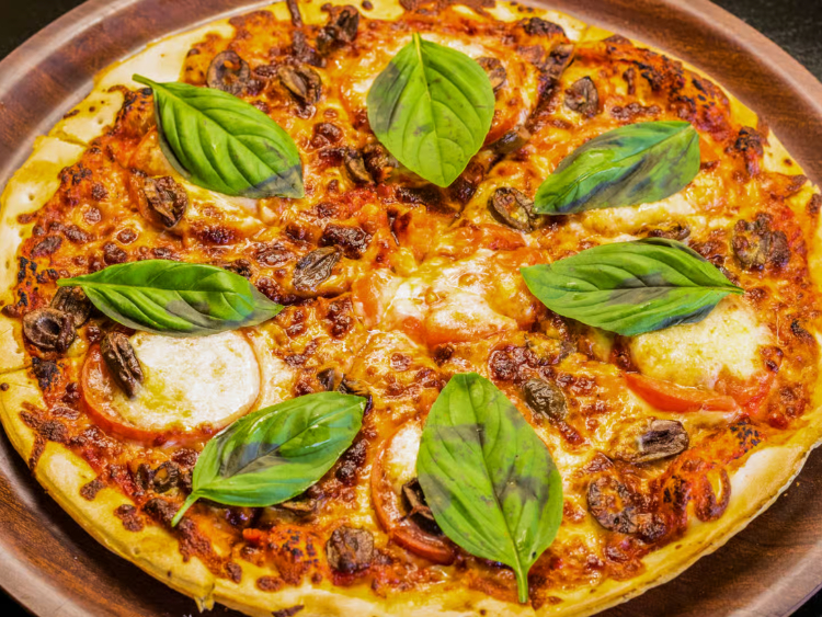 Piccante Pizza slider image