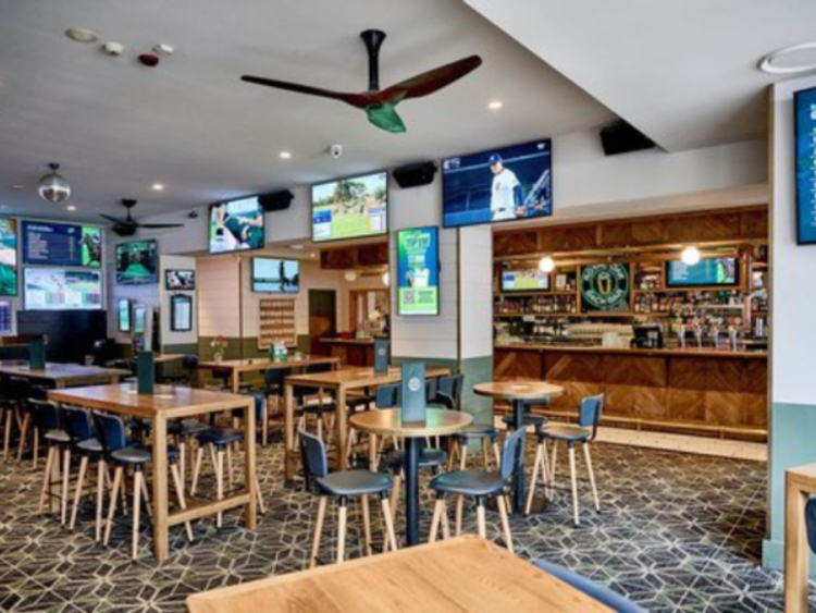 Royal Oak Hotel slider image