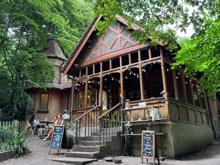 Queen's Wood Cafe slider image