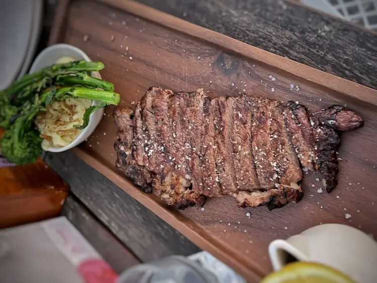 Pink Monkey Kitchen & Bar slider image