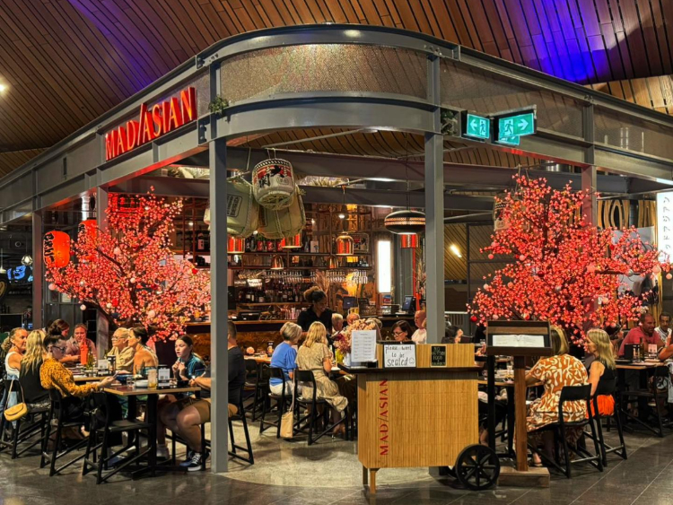 Mad Asian Kitchen & Bar slider image